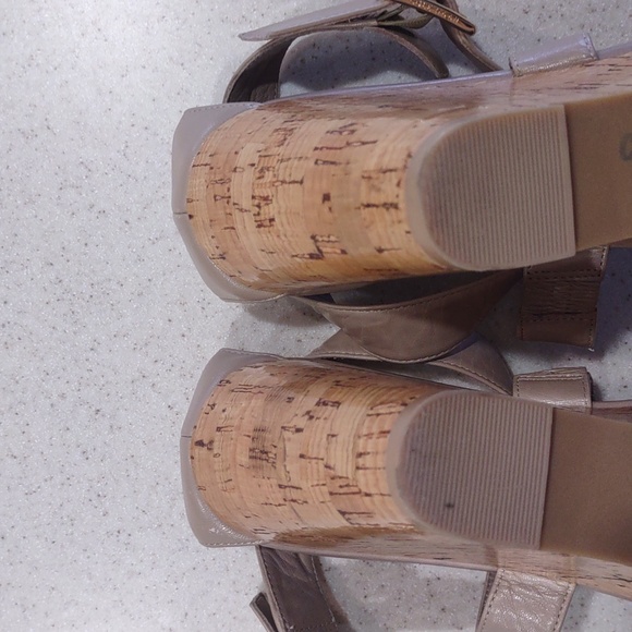 Cole Haan Grand Os Cork Wedge Sandals Size 9 Medium EUC - Picture 13 of 16